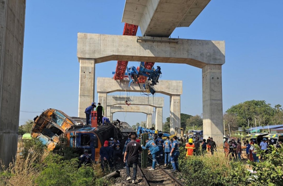 Tragedija na tračnicama: Dizalica srušena na vlak