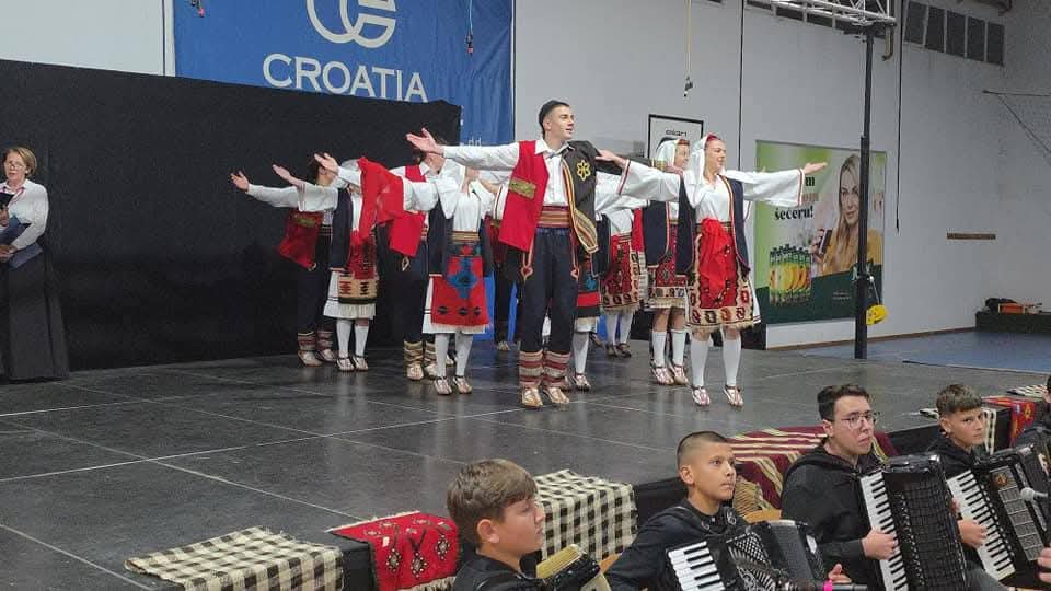Kreševo u znaku folklora: „Igrom da te upoznam“ oduševilo stotine posjetitelja!