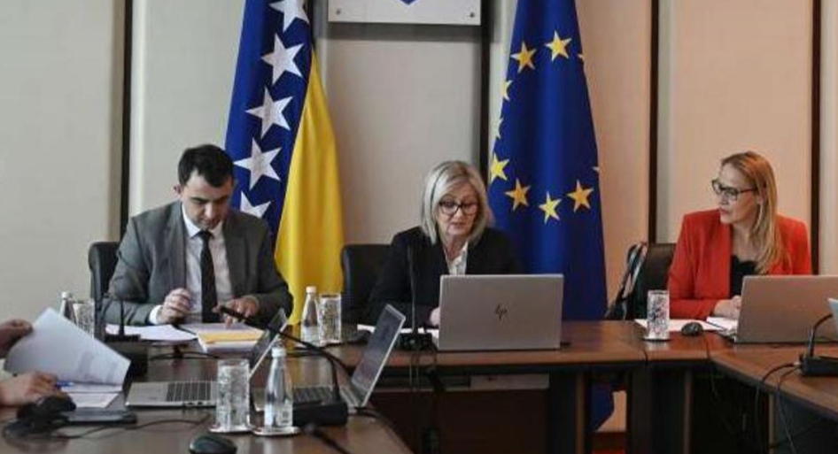 Danas Fiskalno vijeće: ‘Federalci’ pred odlukom o povećanju plaća državnih službenika ili udar oporbe