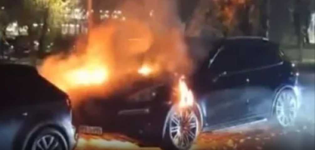 Zapaljen skupocjeni automobil policajca iz Tuzle: U toku istraga