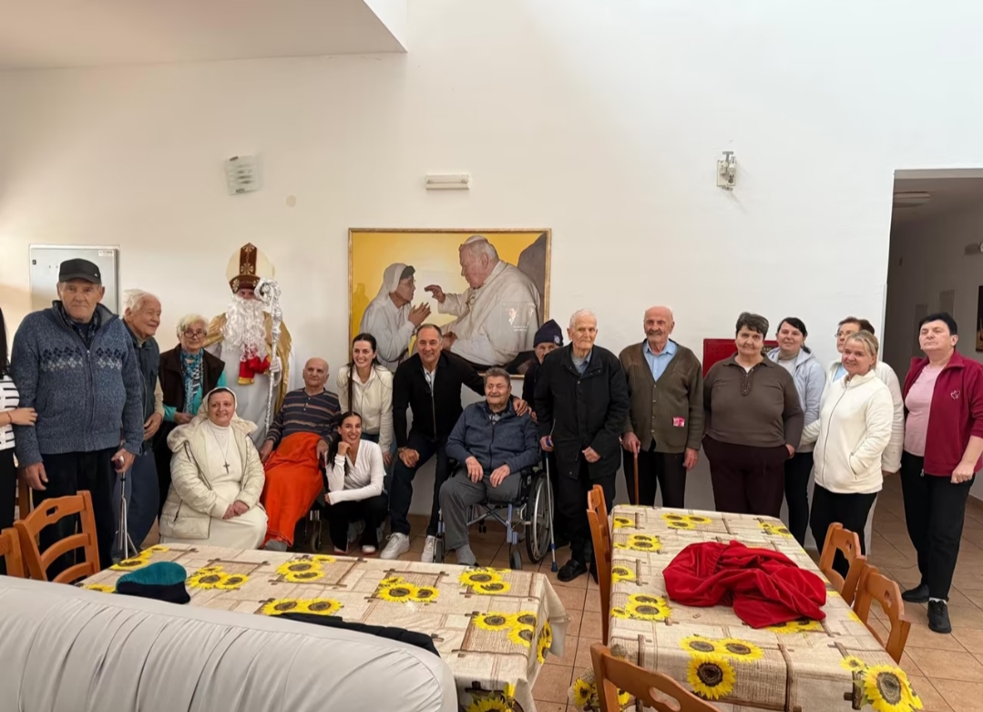 Plemići obradovali štićenike Doma