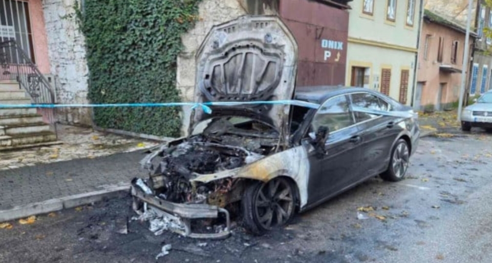 Gradonačelniku Mostara Mariu Kordiću zapaljeno službeno auto