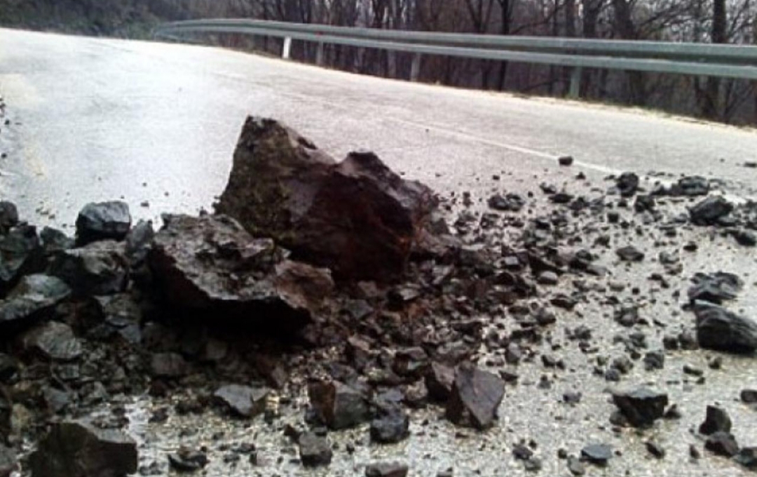 BIHAMK: Cesta Jablanica-Blidinje zatvorena zbog odrona, Bugojno-Kupres zbog izlijevanja rijeke