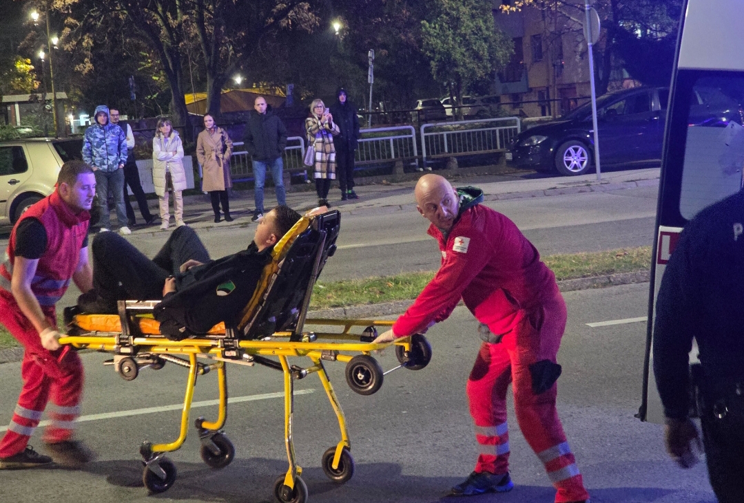 Policija u požaru u Tuzli: Poginulo 10 stanara, među ozlijeđenima su i pripadnici spasilačkih ekipa