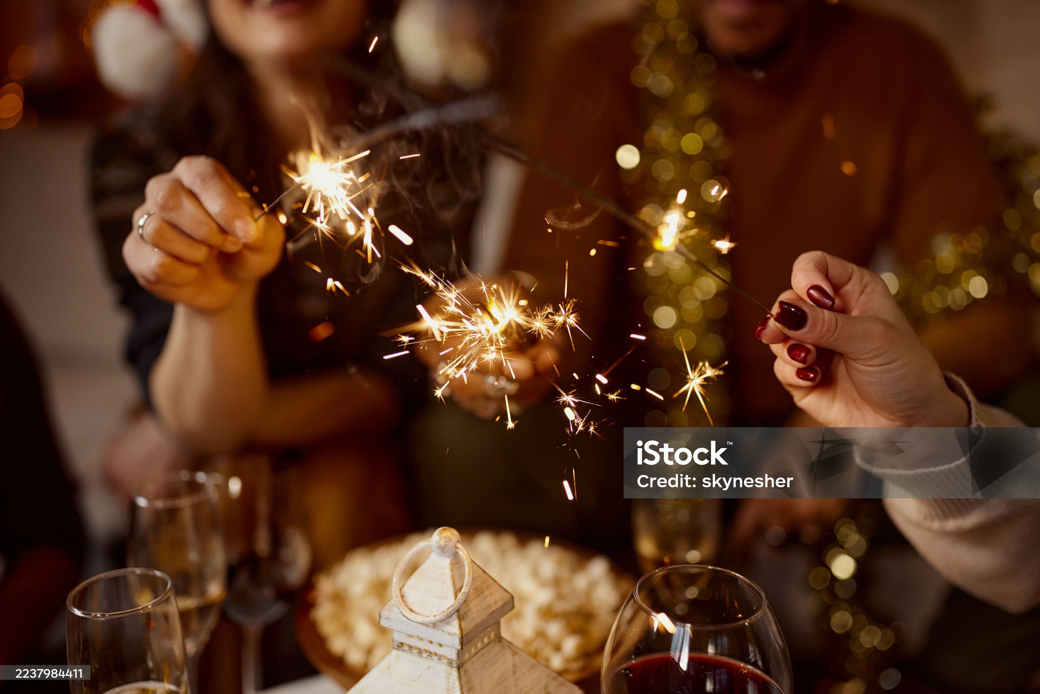 Novogodišnji običaji koji simboliziraju sreću, blagostanje i nove početke 🥂🍾