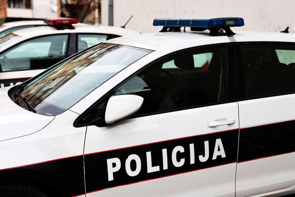 U sudaru automobila i motocikla kod Tešnja ima povrijeđenih
