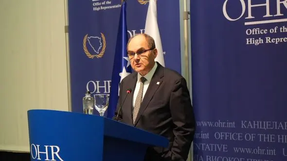 Schmidt: Ne mogu mijenjati ustav BiH, to nije moj posao